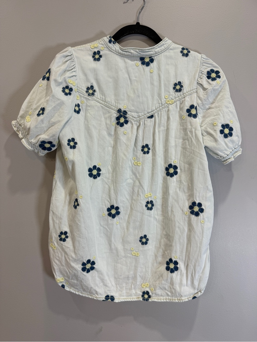 Pilcro Anthropologie Embroidered Floral Chambray Blouse Size XS - Picture 6 of 6